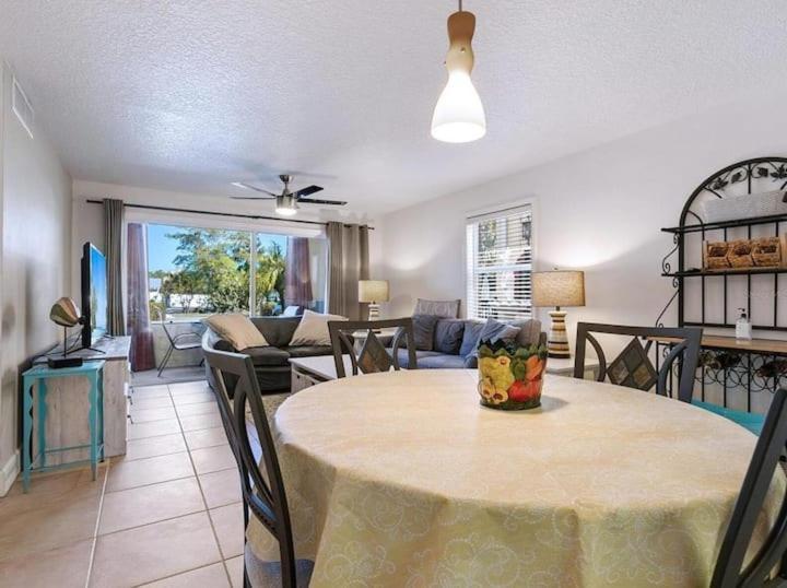 2Bed/2Bath Condo Next To Siesta Key ~A Hidden Gem Sarasota Exterior photo